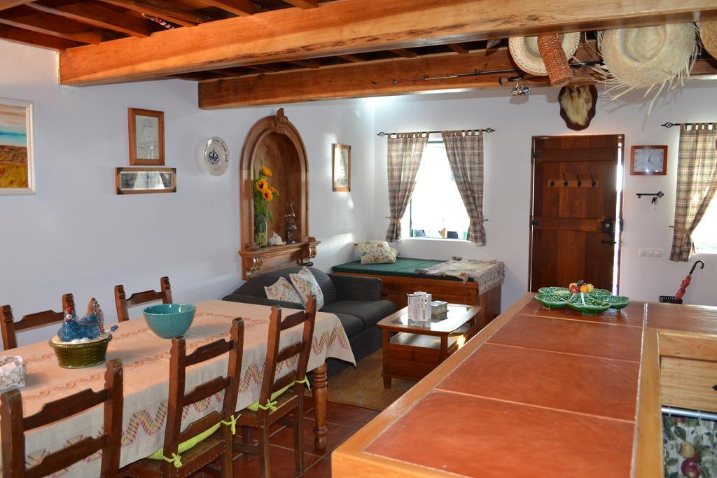 Casa Doce Mar Guest House Feteira  ภายนอก รูปภาพ